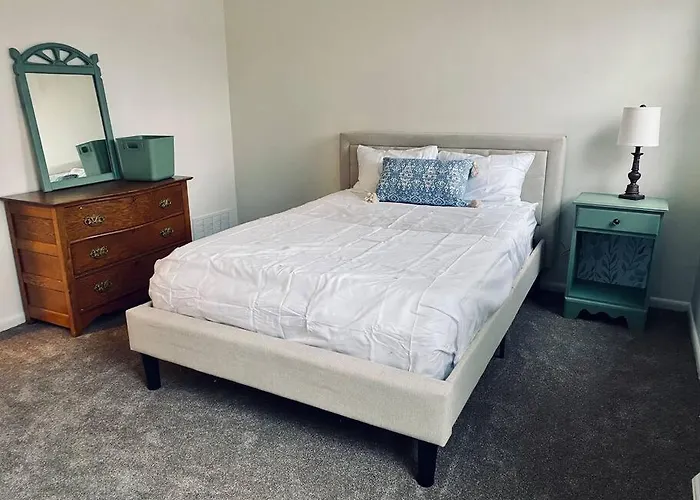 5 Bedrooms On A Flat Acre. Great Water Pressure!