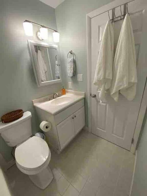 5 Bedrooms On A Flat Acre. Great Water Pressure! * Downingtown