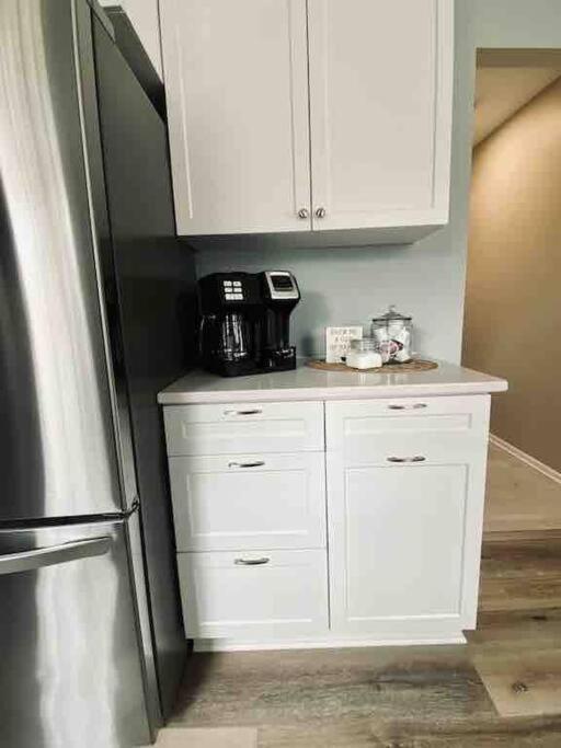 5 Bedrooms On A Flat Acre. Great Water Pressure! *
