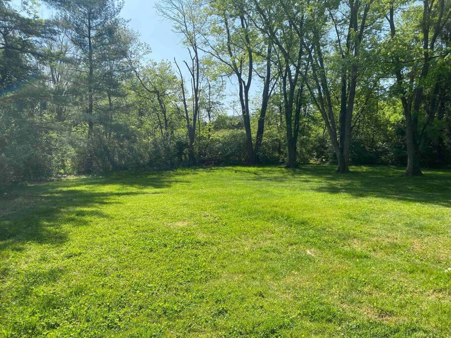 Holiday home 5 Bedrooms On A Flat Acre. Great Water Pressure! Downingtown