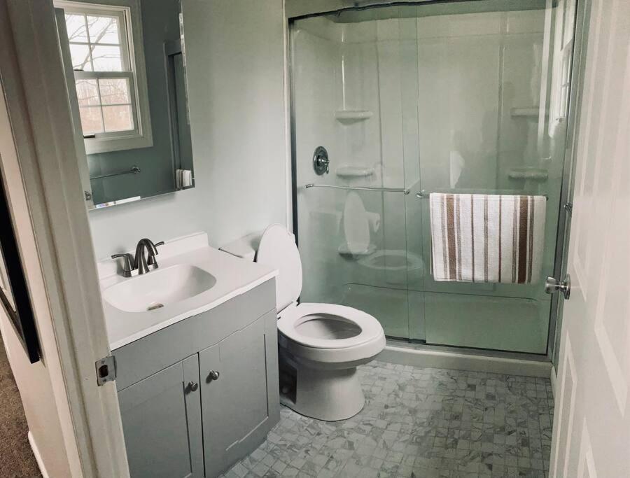 5 Bedrooms On A Flat Acre. Great Water Pressure! Holiday home *