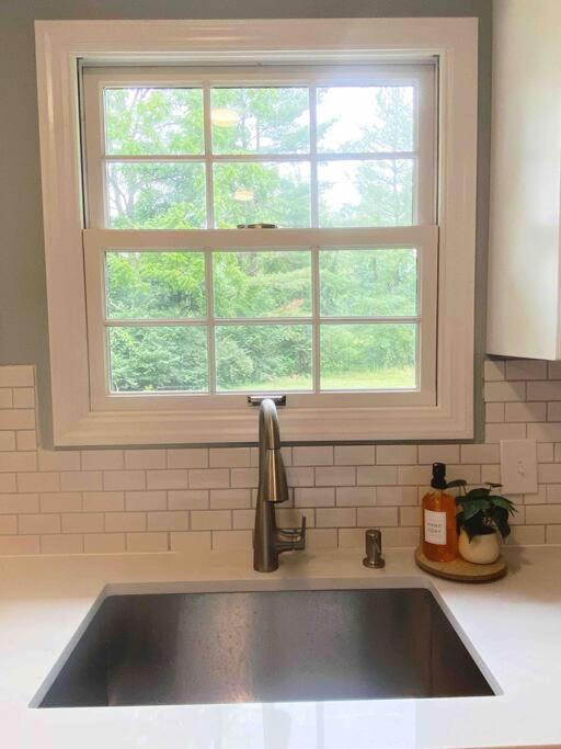 5 Bedrooms On A Flat Acre. Great Water Pressure! * Downingtown